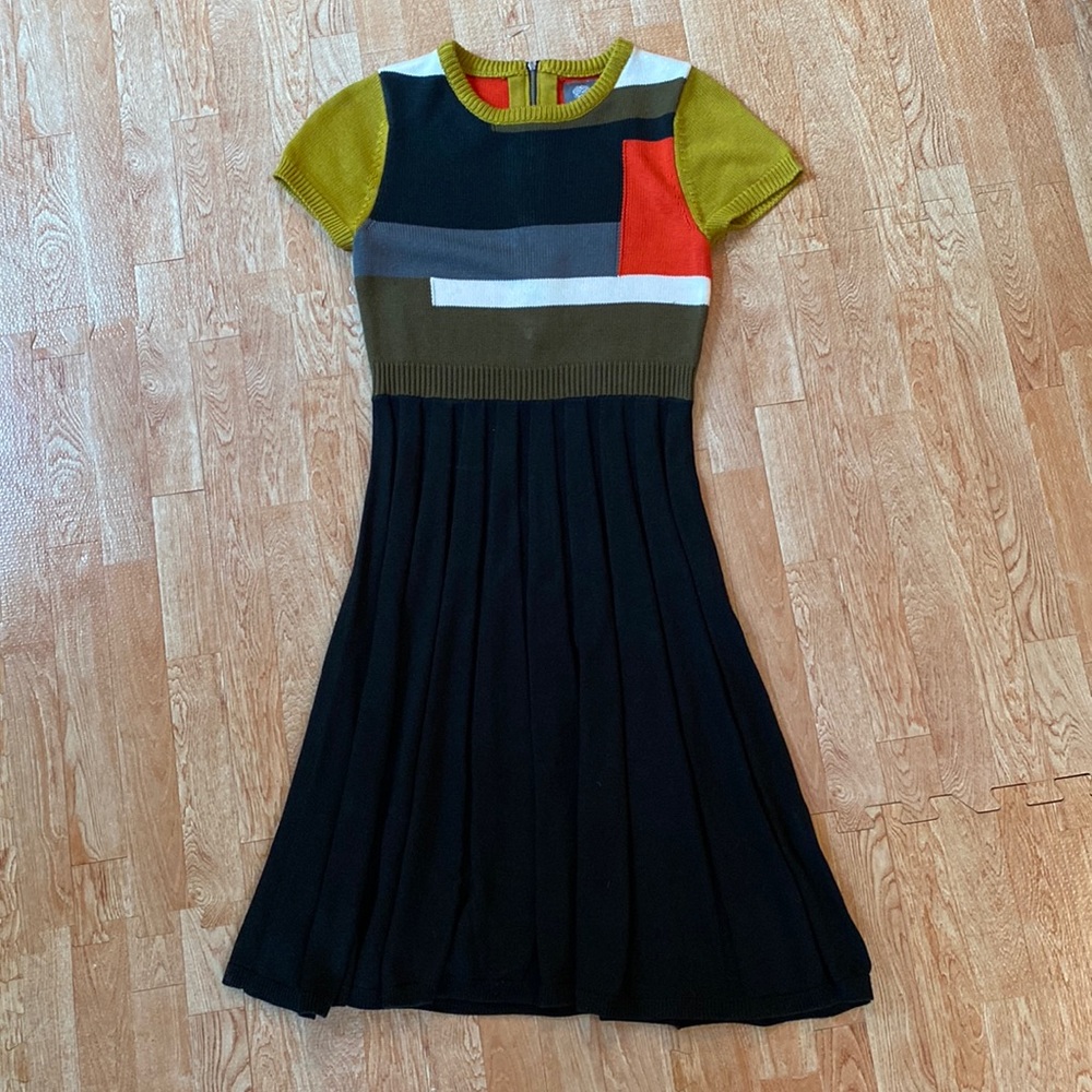 Chic color block Vince Camuto Dress